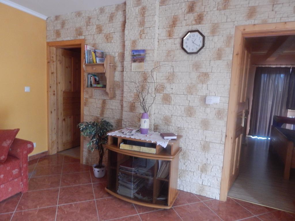 Andrea Vendeghaz Apartment Kehidakustány Екстериор снимка